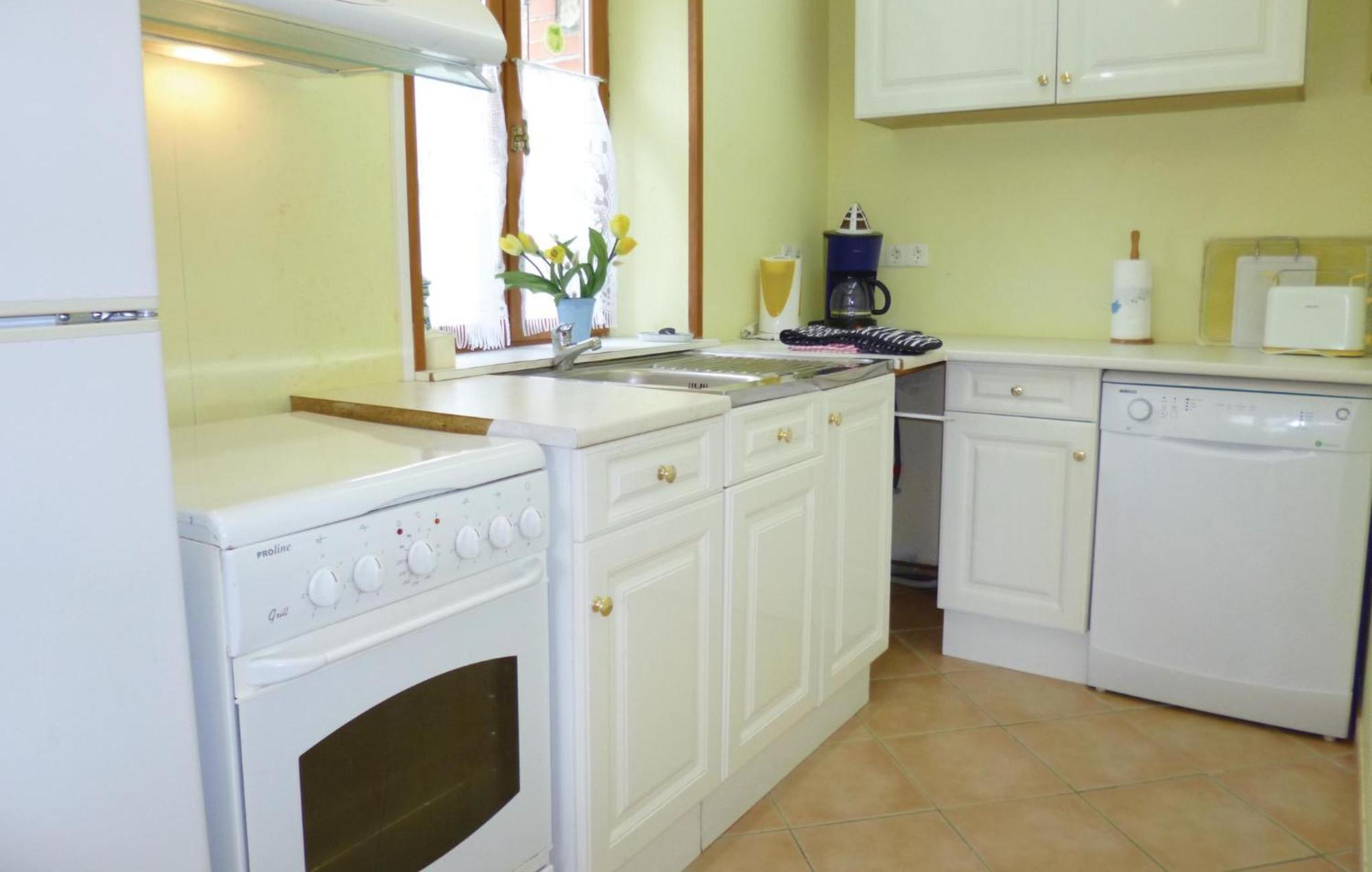 3 Bedroom Cozy Home In Brucheville Carentan-les-Marais Εξωτερικό φωτογραφία