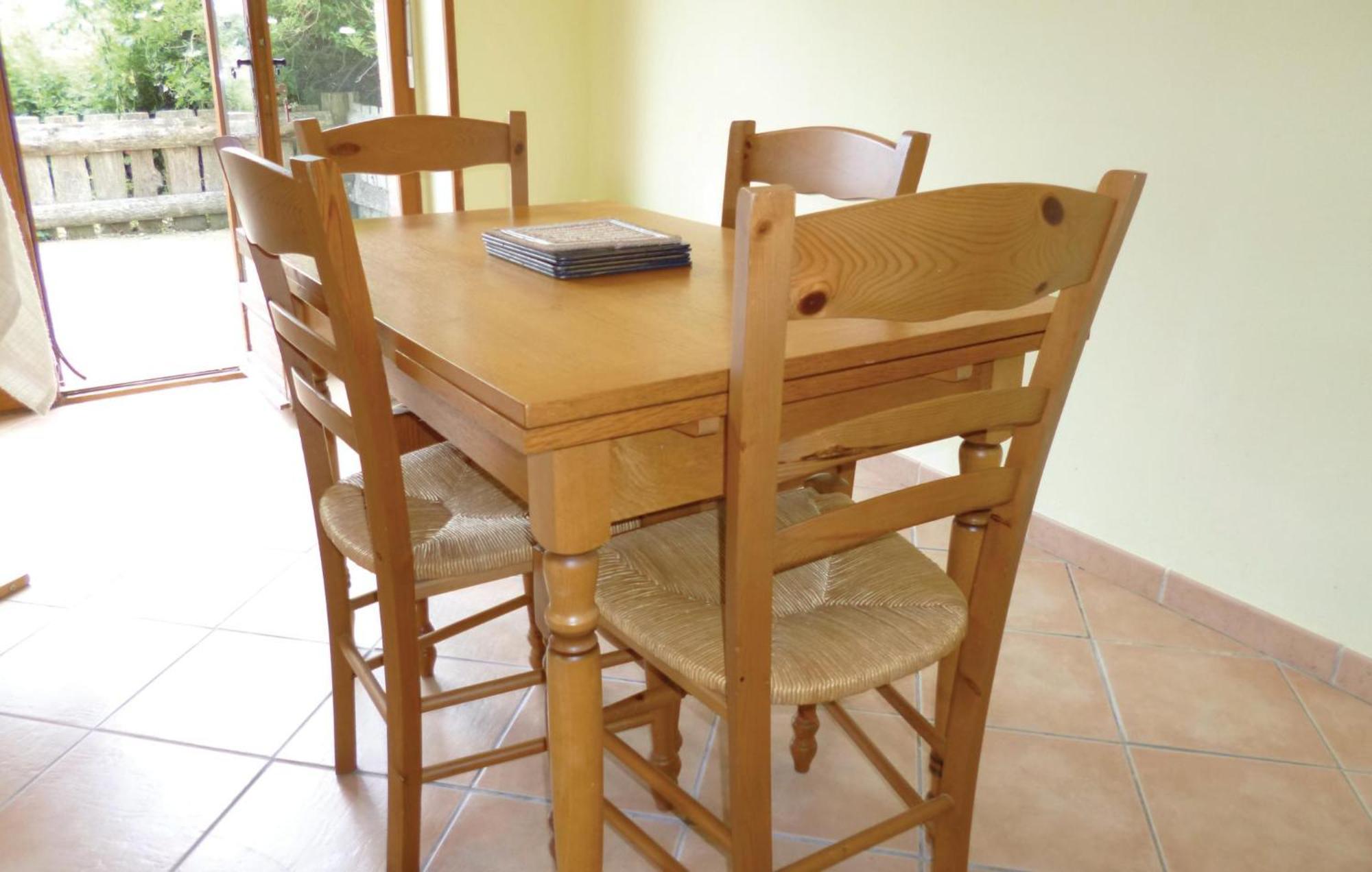 3 Bedroom Cozy Home In Brucheville Carentan-les-Marais Εξωτερικό φωτογραφία