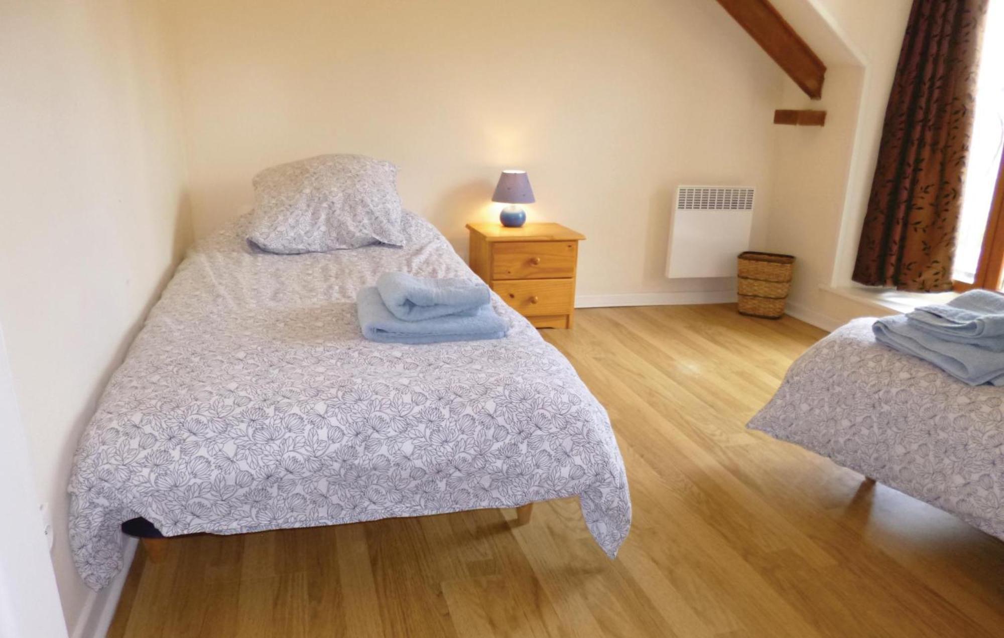 3 Bedroom Cozy Home In Brucheville Carentan-les-Marais Εξωτερικό φωτογραφία